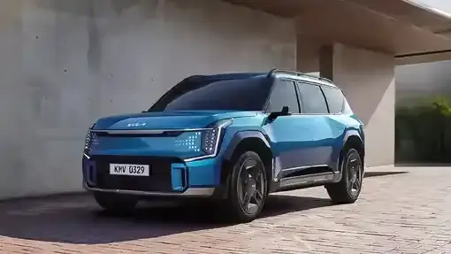 أفضل سيارة كهربائية عائلية في الإمارات لعام 2025